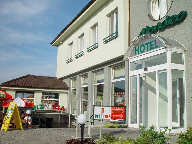 Mondeo Prague Hotell Exteriör bild