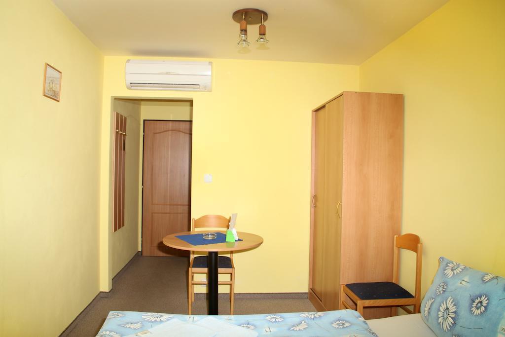 Mondeo Prague Hotell Rum bild